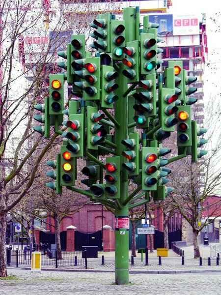 红绿灯最早是给什么车设计的-红绿灯最早是给什么车设计的